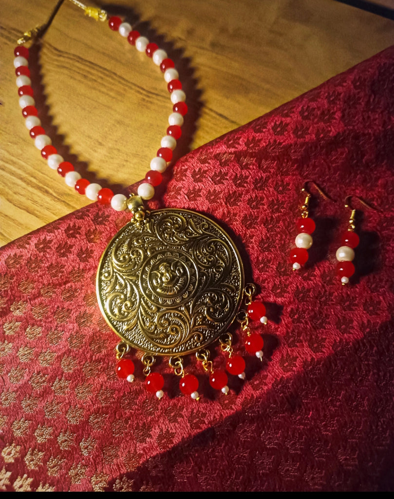 Red and White bead necklace with Gold Oxidised Pendant